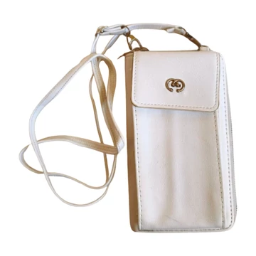 Fehér irattartó táska és pénztárca