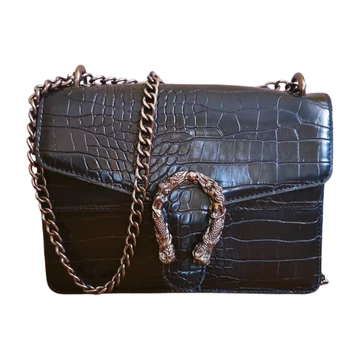 Fekete bőrhatású női táska