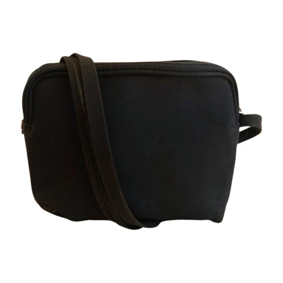 Fekete kisméretű válltáska