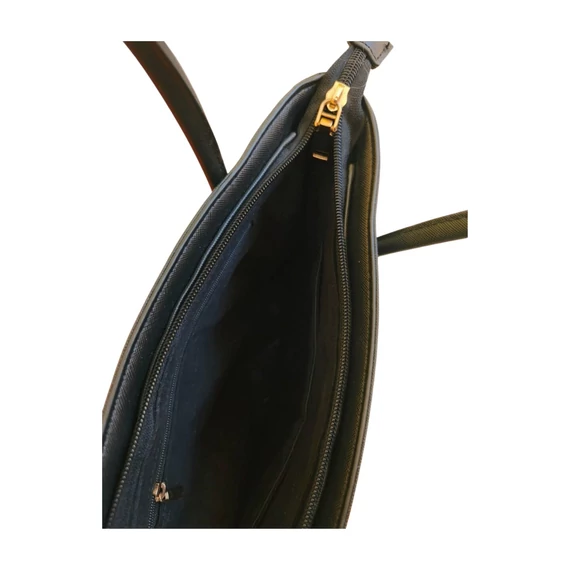 Fekete és fehér elegáns kézitáska