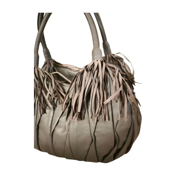 Szürke bojtos táska