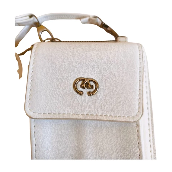 Fehér irattartó táska és pénztárca