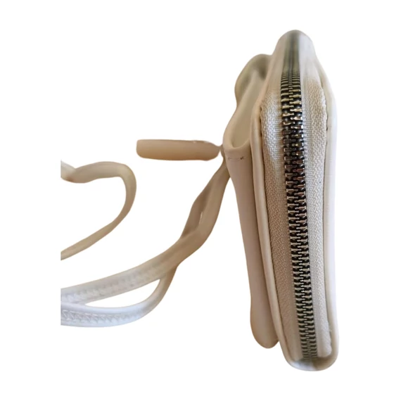 Fehér irattartó táska és pénztárca