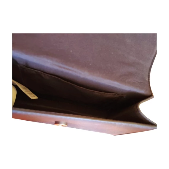 Takko fekete válltáska