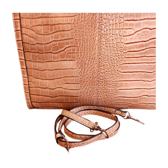 Bézs bőrhatású női táska