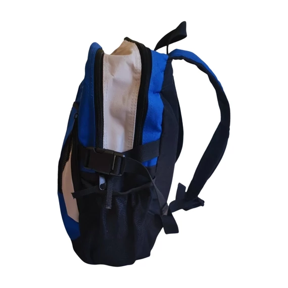 Kék és fekete színű sport hátizsák