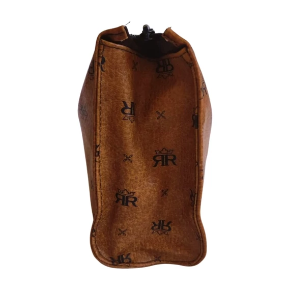 Barna nagyméretű neszesszer