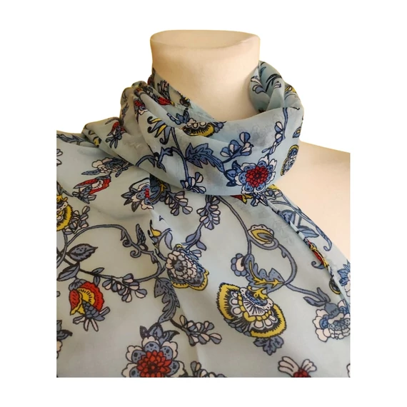 Világoskék virágmintás női sál