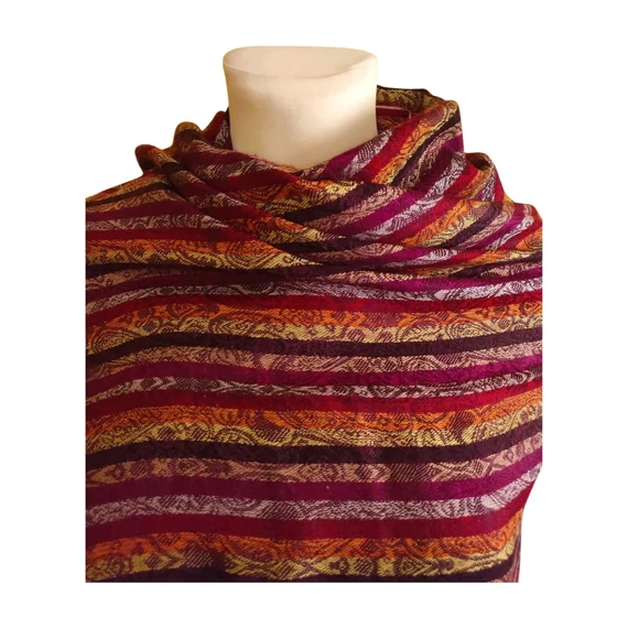 Lila csíkos női sál