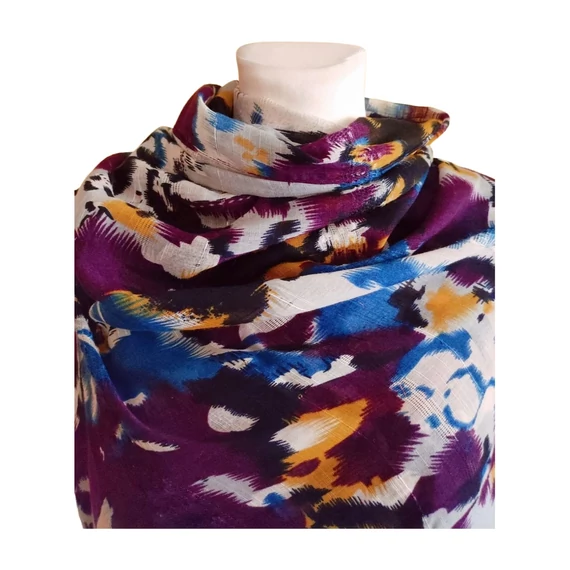 Lila mintás női sál