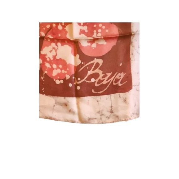 Rózsaszín virágmintás női kendő