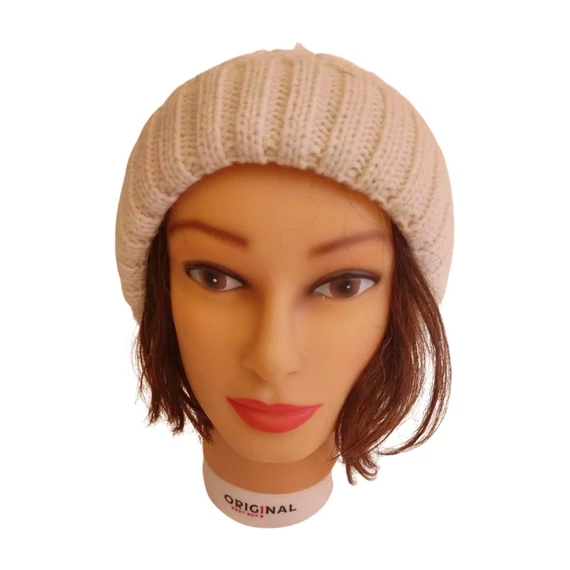 Aran Traditions fehér kötött női sapka