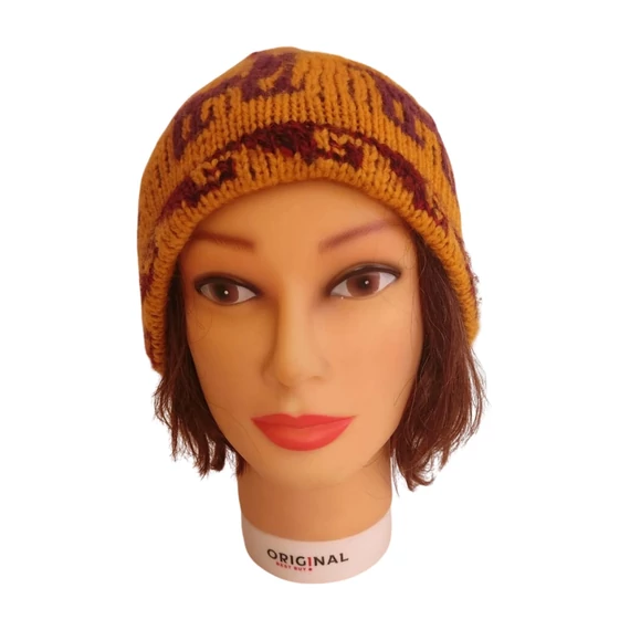 Sárga állatmintás női sapka