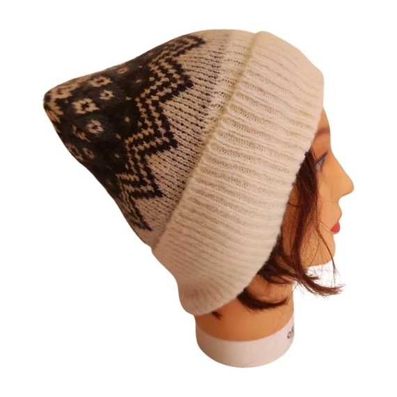 Tchibo fehér norvég mintás női sapka 