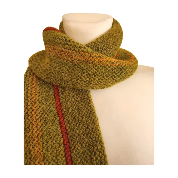 Zöld csíkos kötött női sál