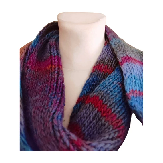 Lila színátmenetes kötött női csősál