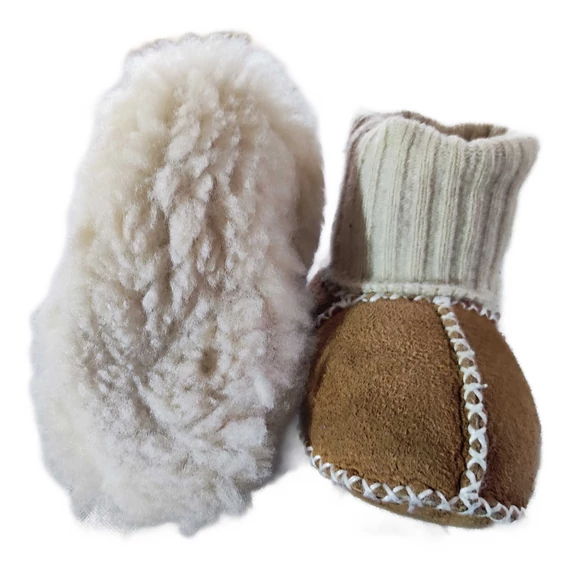 Barna gyapjú puha talpú babacipő (méret: 18)