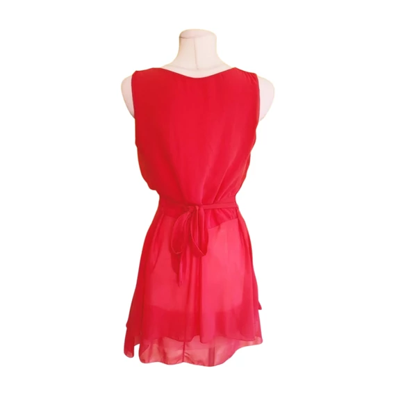 Rózsaszín fodros nyári ruha