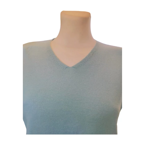 Világoskék vékony női pulóver